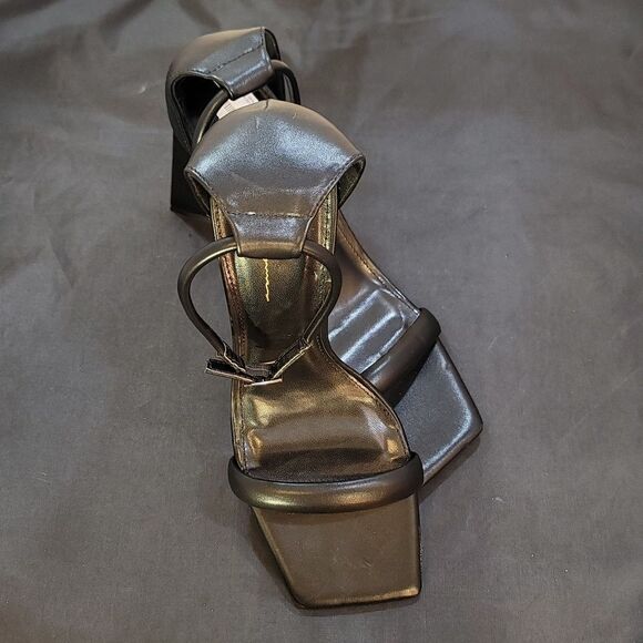 BRAND NEW OLIVIA JOHNSON BLOCK TRIANGLE HEEL SQUARE TOE SANDAL - Picture 14 of 14